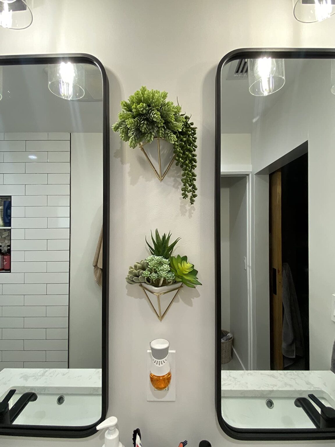 19 Stunning Small Bathroom Wall Decor Ideas You Need to See - Addicted ...