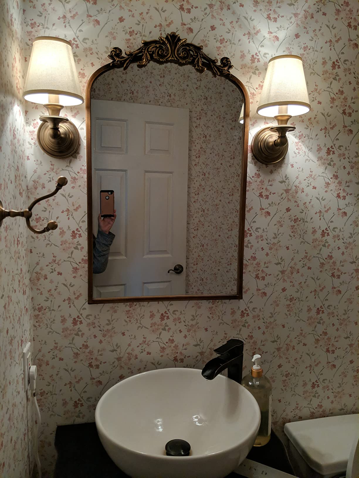 19 Stunning Small Bathroom Wall Decor Ideas You Need to See - Addicted To Organization