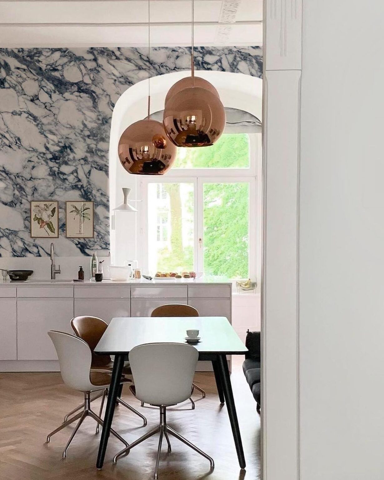 30 Trendy Kitchen Wallpaper Ideas for a Fresh New Look - Addicted To ...