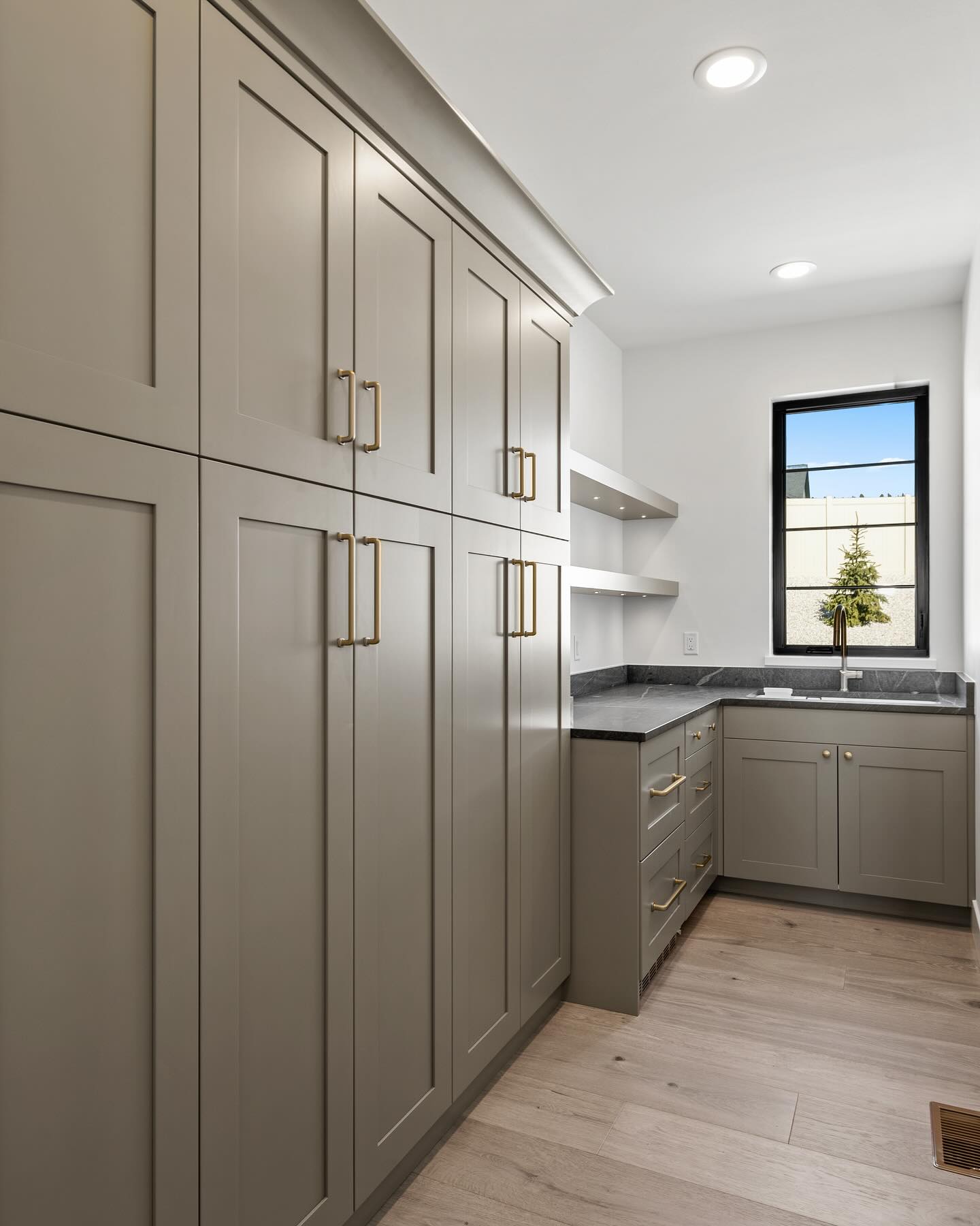 25 Inspiring Butler's Pantry Ideas for Every Style - Addicted To ...