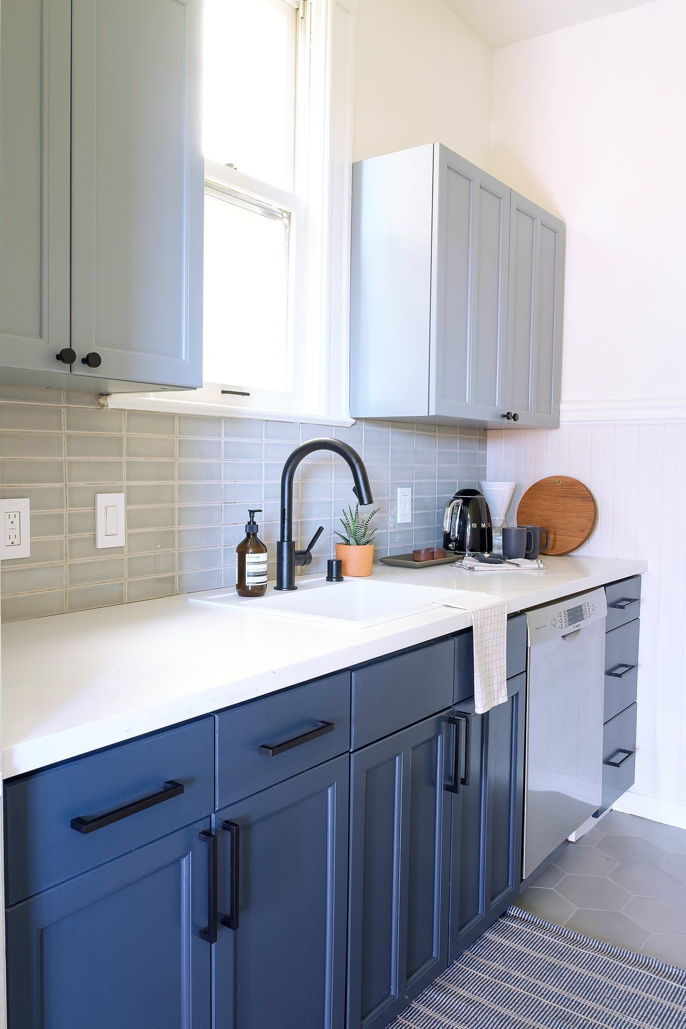 37 Trendy Two Tone Kitchen Cabinet Ideas for a Modern Home - Addicted ...