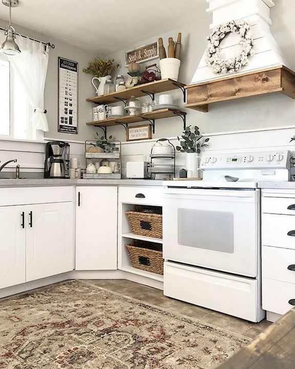 Farmhouse kitchen with wicker baskets