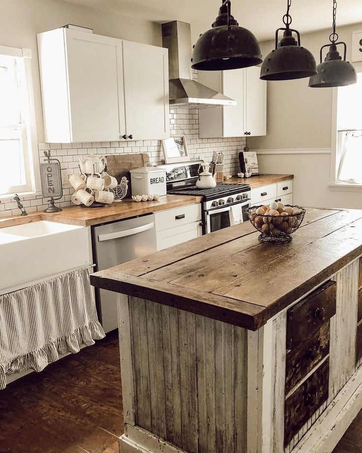 Farmhouse kitchen with industrial lighting