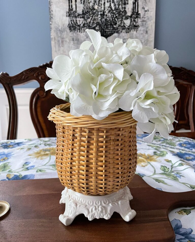 46 Dining Room Table Centerpiece Ideas for Everyday Elegance - Addicted ...