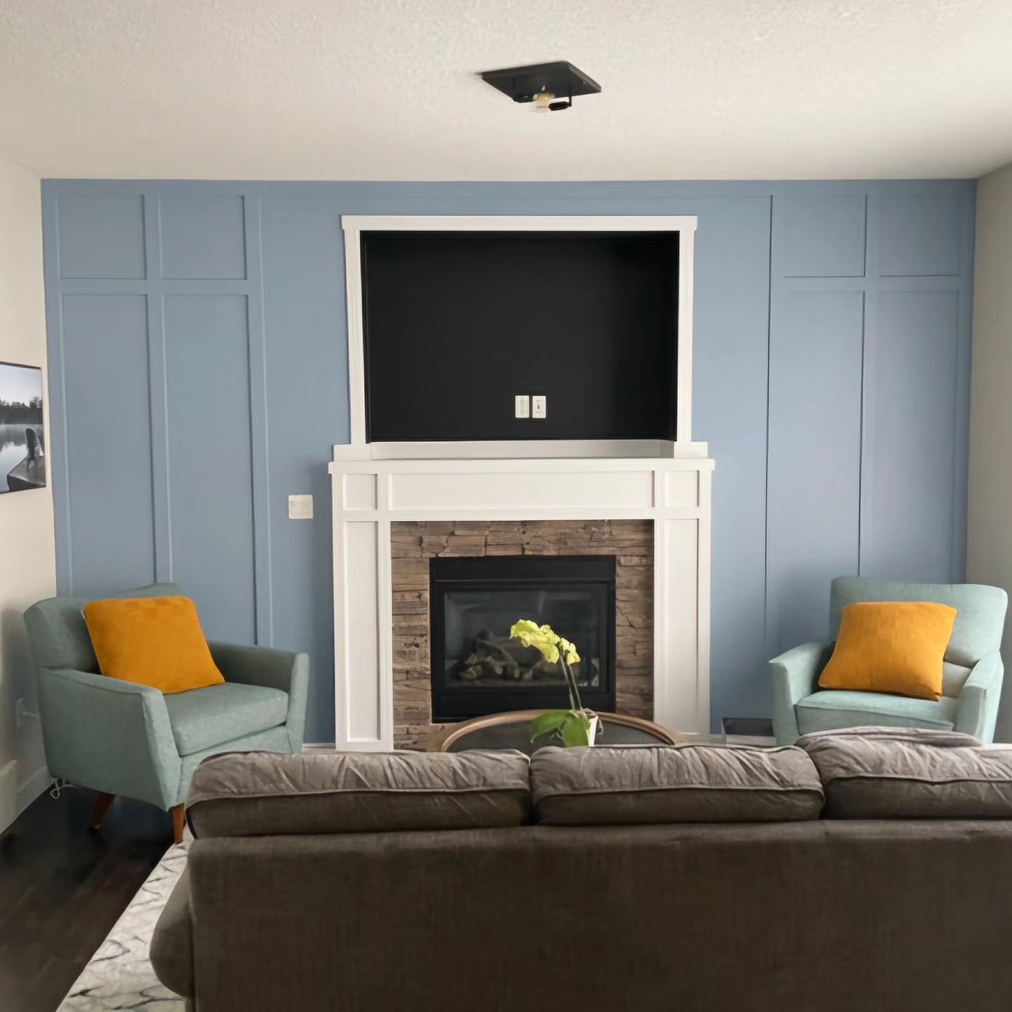52 Trendy Living Room Accent Wall Ideas for Every Style - Addicted To ...