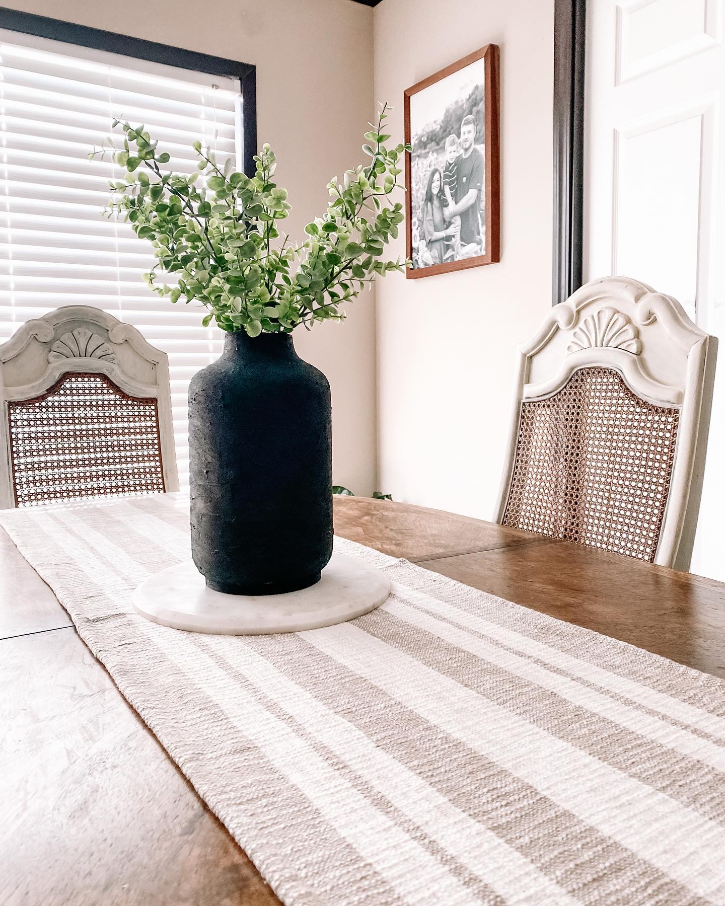 46 Dining Room Table Centerpiece Ideas for Everyday Elegance - Addicted ...