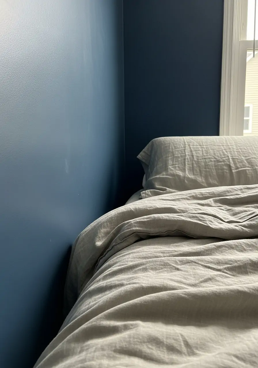 Dark Blue and Natural Linen - 50 Dark blue bedroom ideas