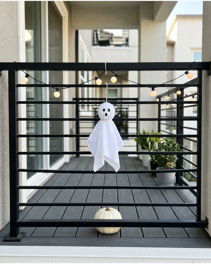 4. Cute Ghost Balcony