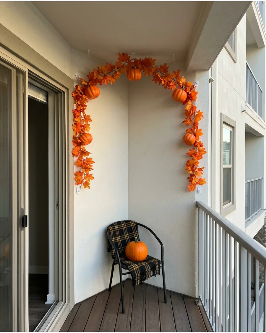 40. DIY Pumpkin Arch Corner