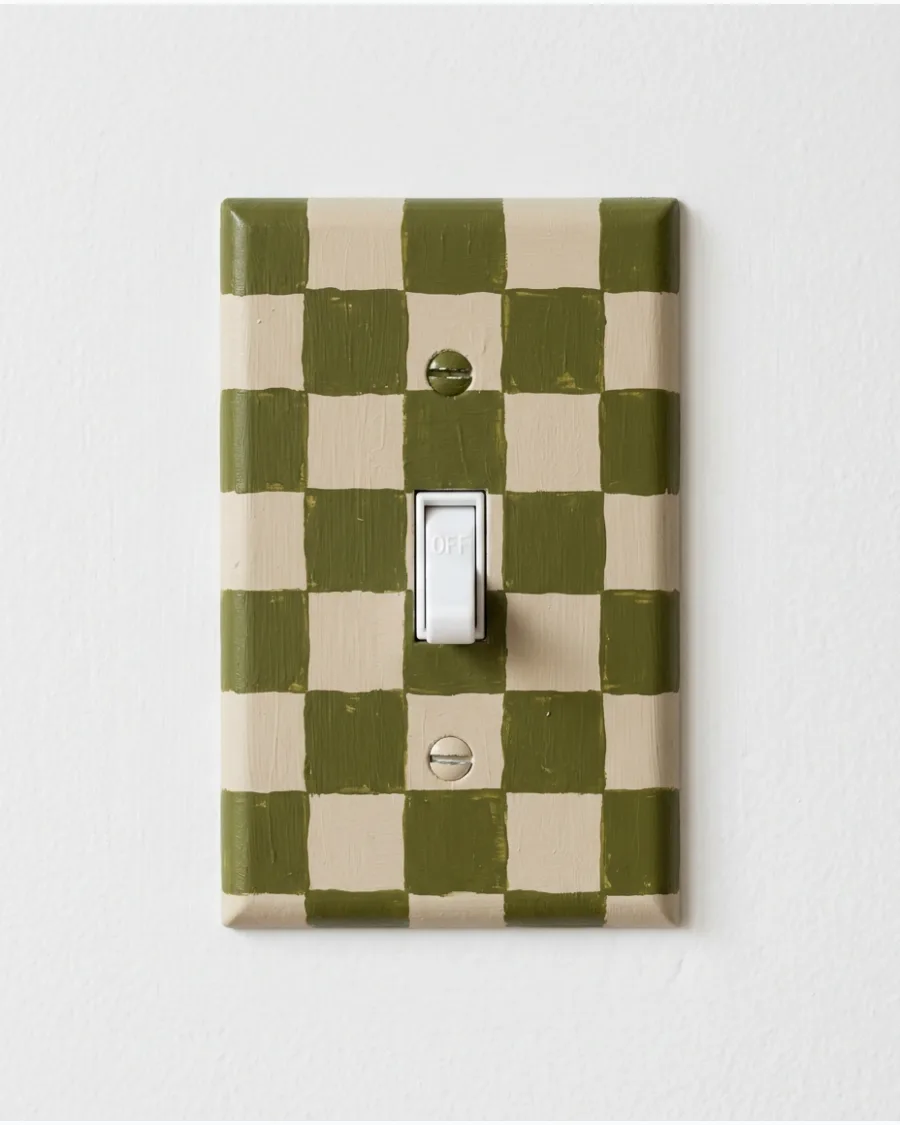 41. Retro Checkerboard Plate