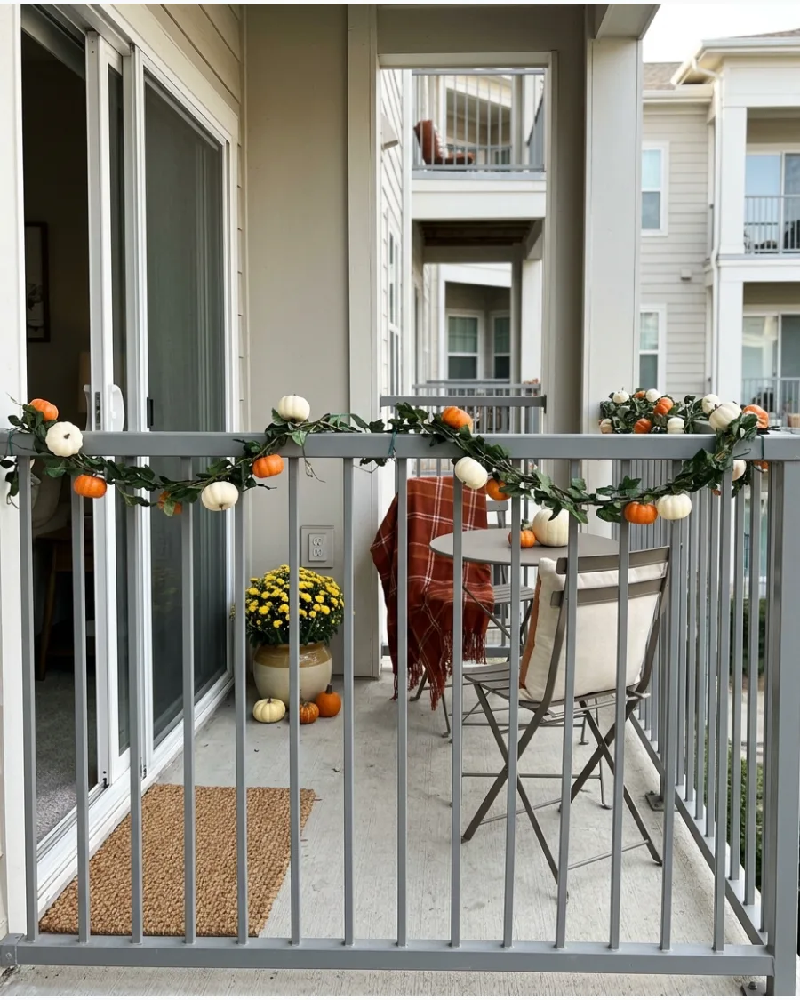 32. Mini Pumpkin Railing Garland