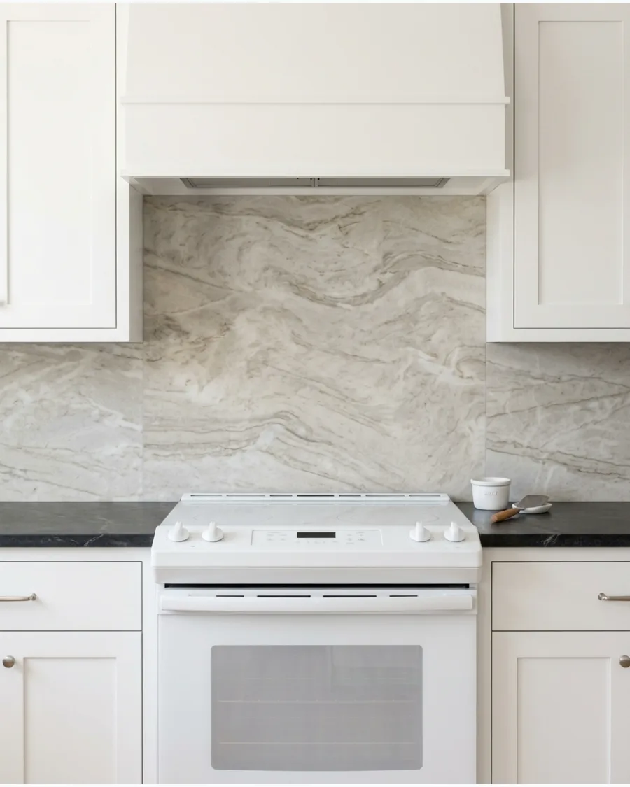 20. Light Quartzite Backsplash