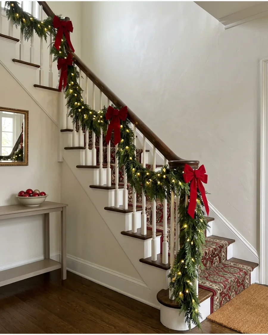 1. Classic Evergreen Garland Christmas Bannister