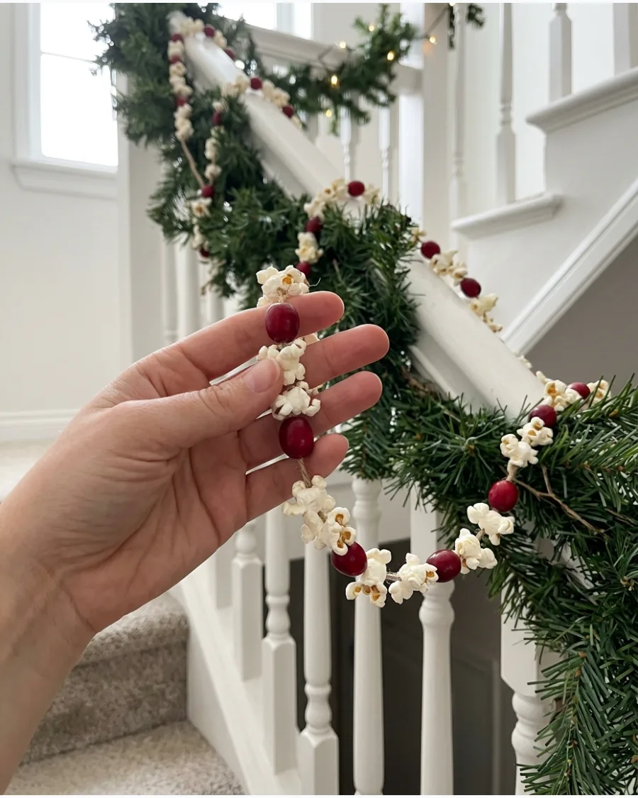 55. Cranberry and Popcorn Garland Bannister