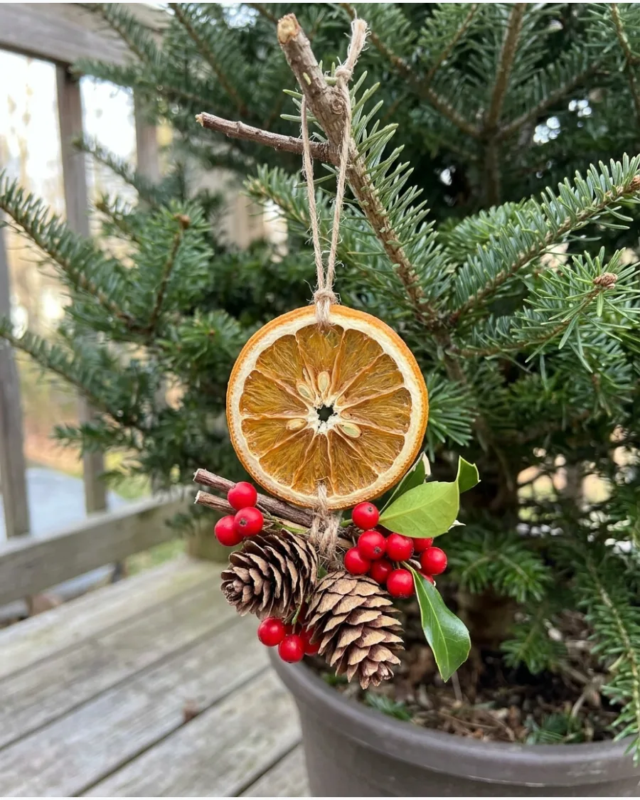35. Woodland Christmas Deck Tree