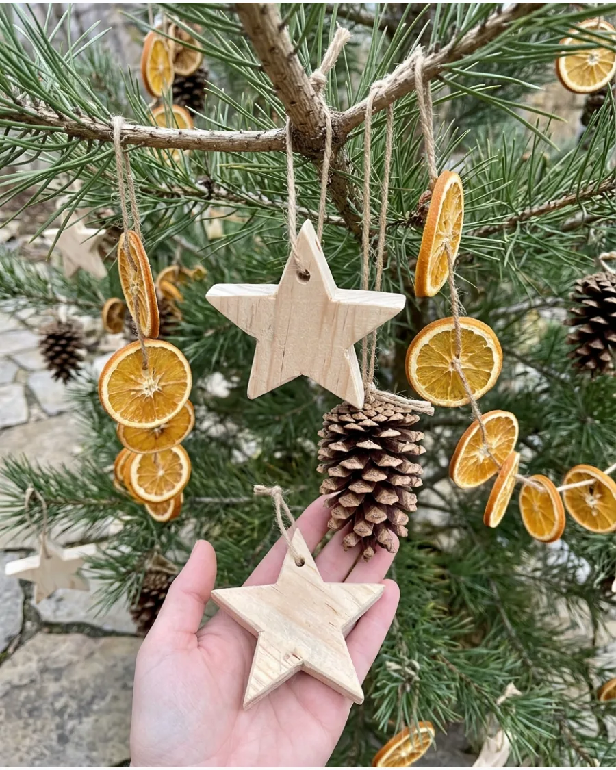 17. Woodland Patio Christmas Tree
