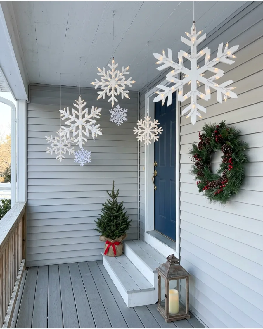 90. Illuminated Winter Wonderland Snowflakes