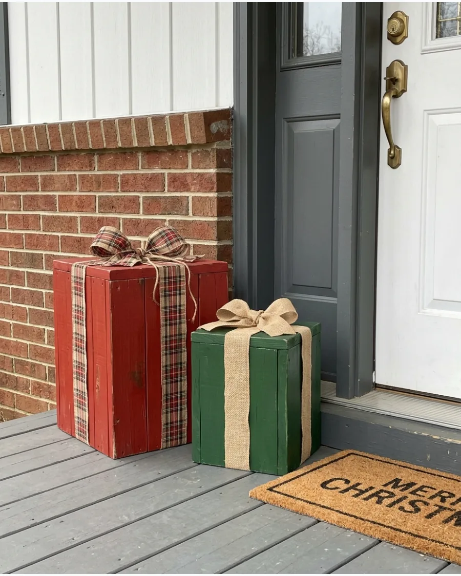 32. DIY Wooden Gift Box Decorations