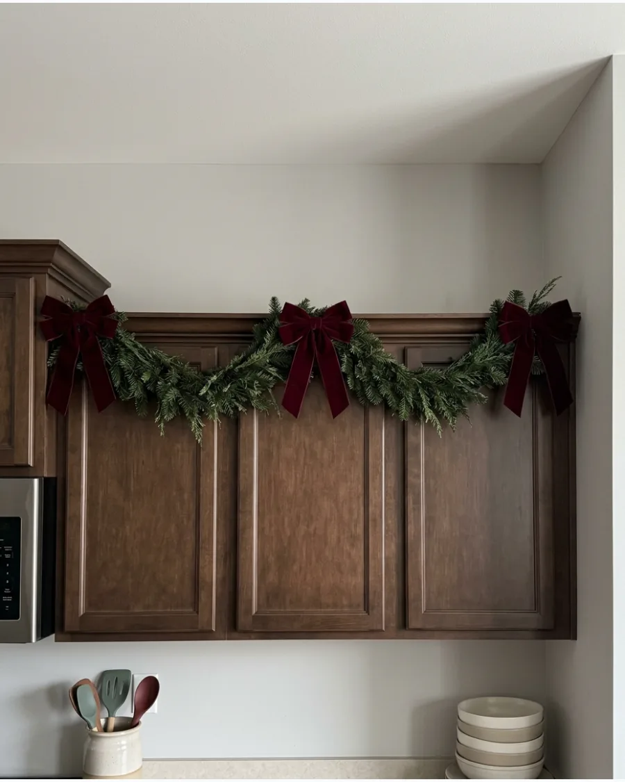 18. Burgundy Velvet Garland