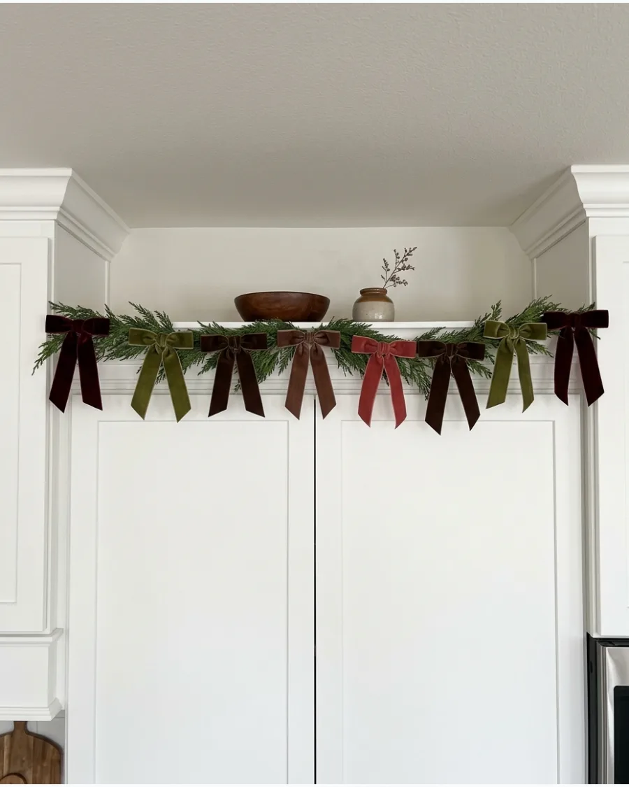 24. Mixed Velvet Bow Garland