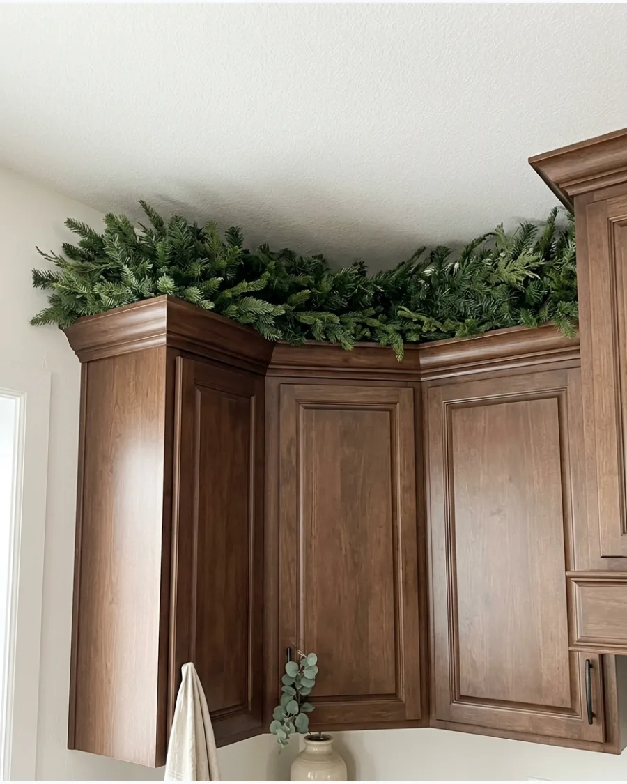 8. Extra-Full Evergreen Cabinet Garland