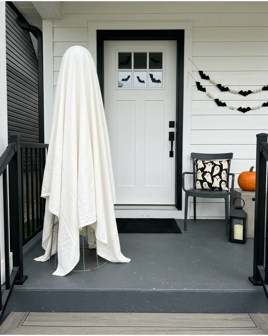 39. Faceless Tomato Cage Ghost