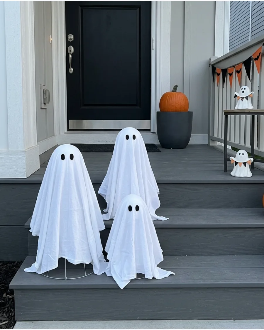 7. Mini Tomato Cage Ghost