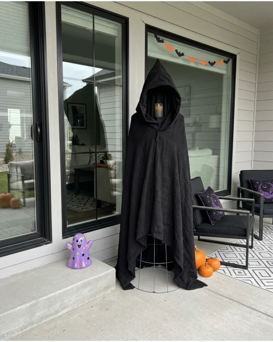 33. Faceless Hooded Witch