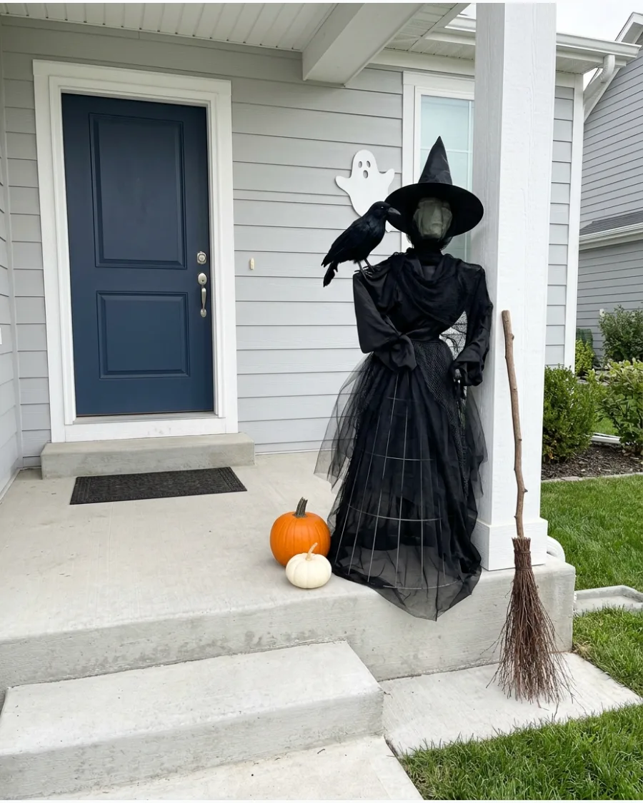 39. Raven Witch