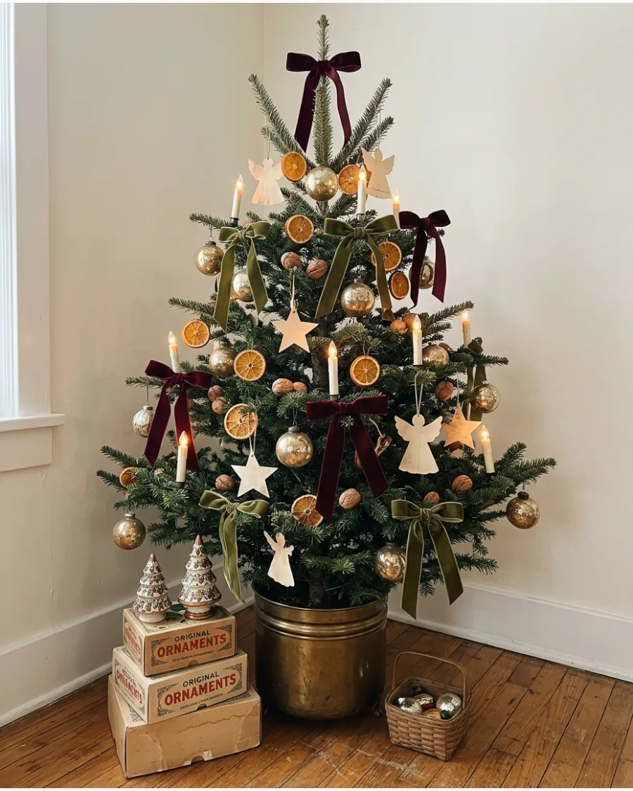 5. Victorian-Inspired Christmas Tree