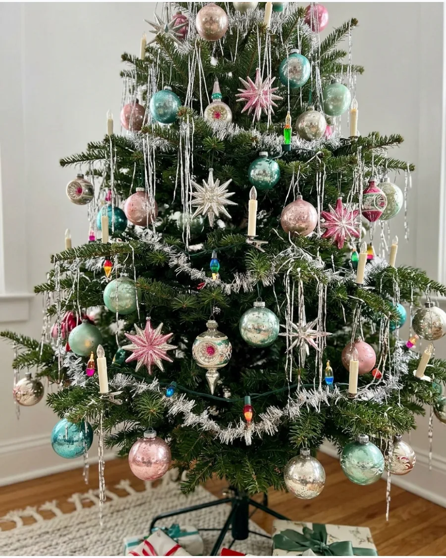 42. 1950s Pink and Turquoise Tree Decorations