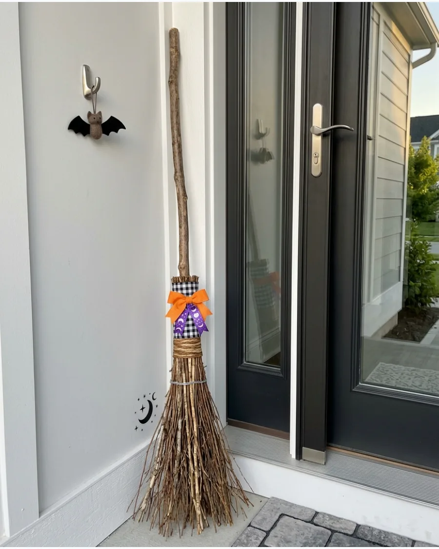 32. Checkered Witch Broom