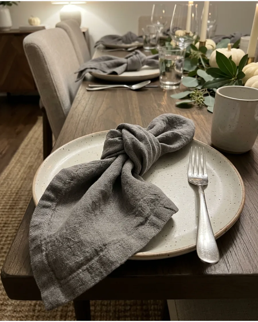7. Friendsgiving Tablescape With Chunky Linen