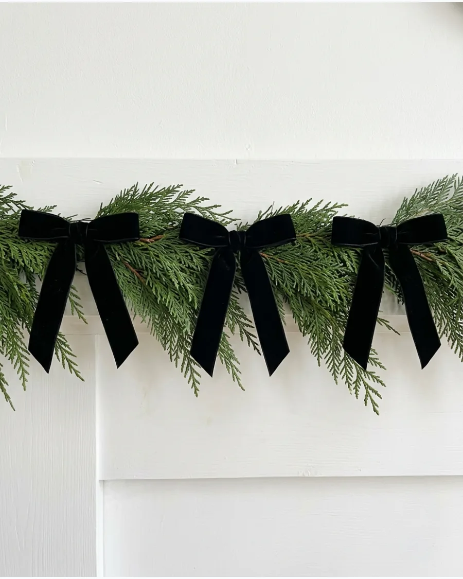 31. Black Bow Christmas Garland