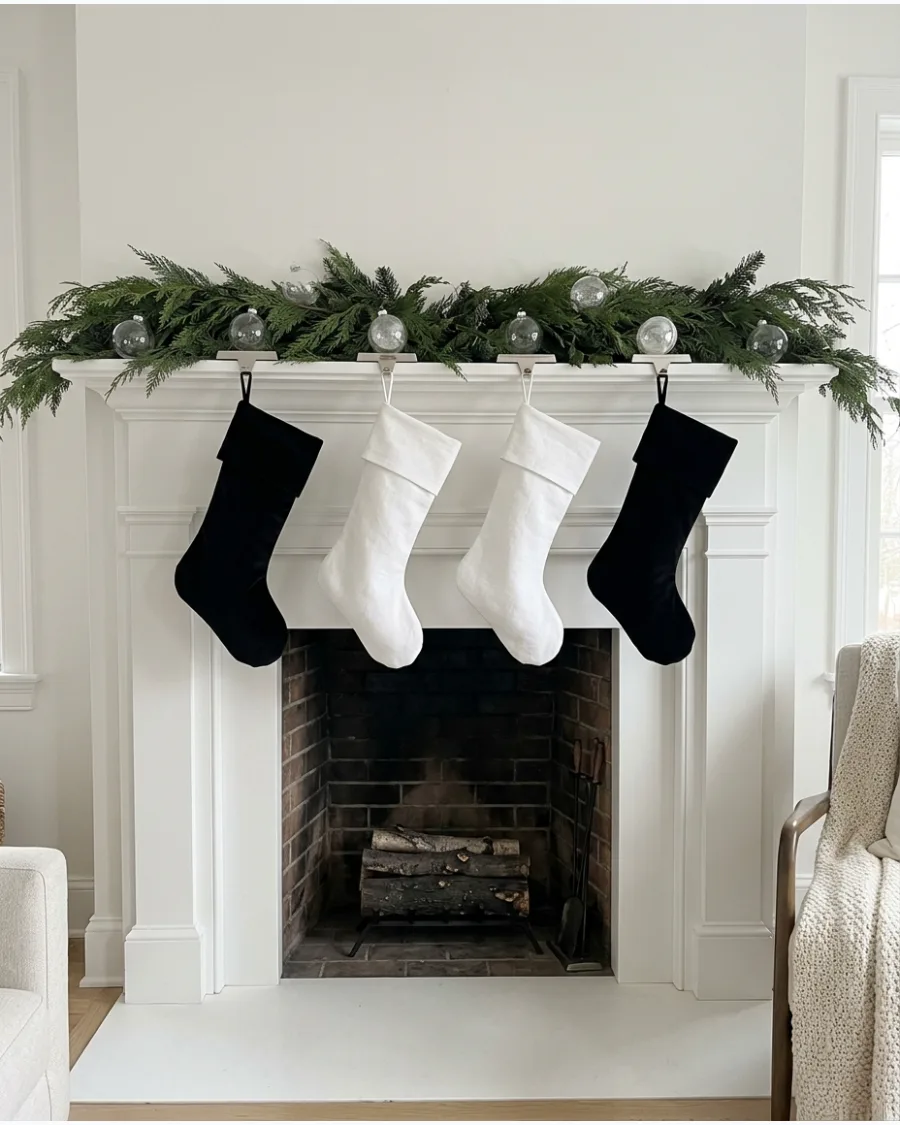57. Elegant Black and White Christmas Decor