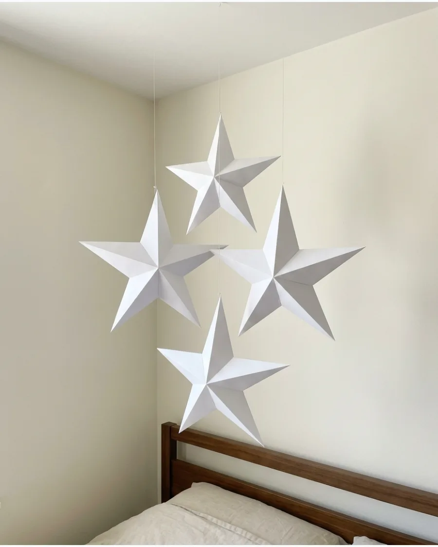 71. DIY Paper Star Christmas Bedroom