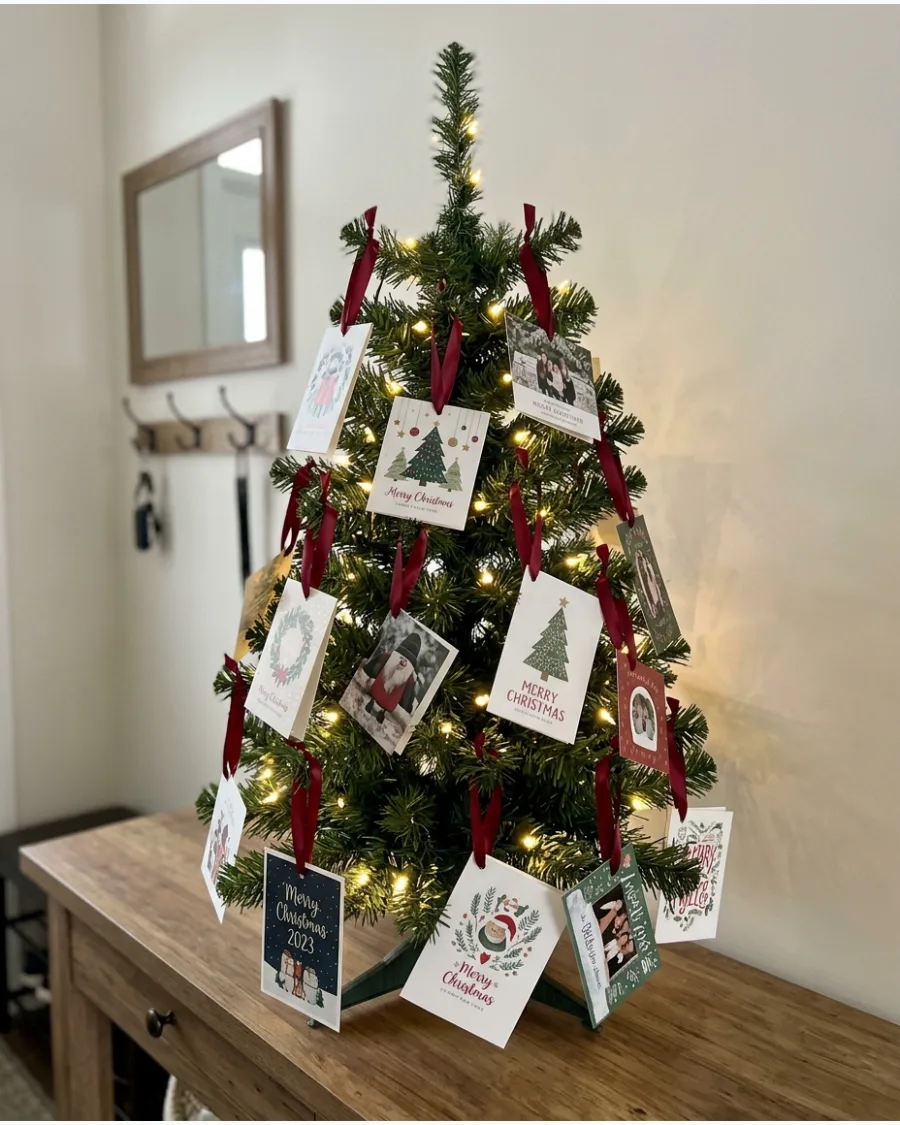 25. Christmas Card Ornament Tree