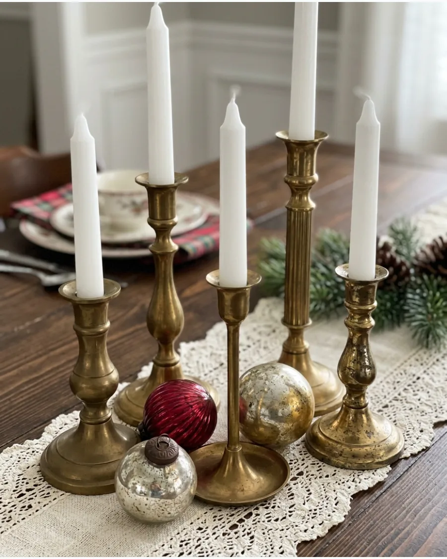 14. Vintage Christmas Dining Room