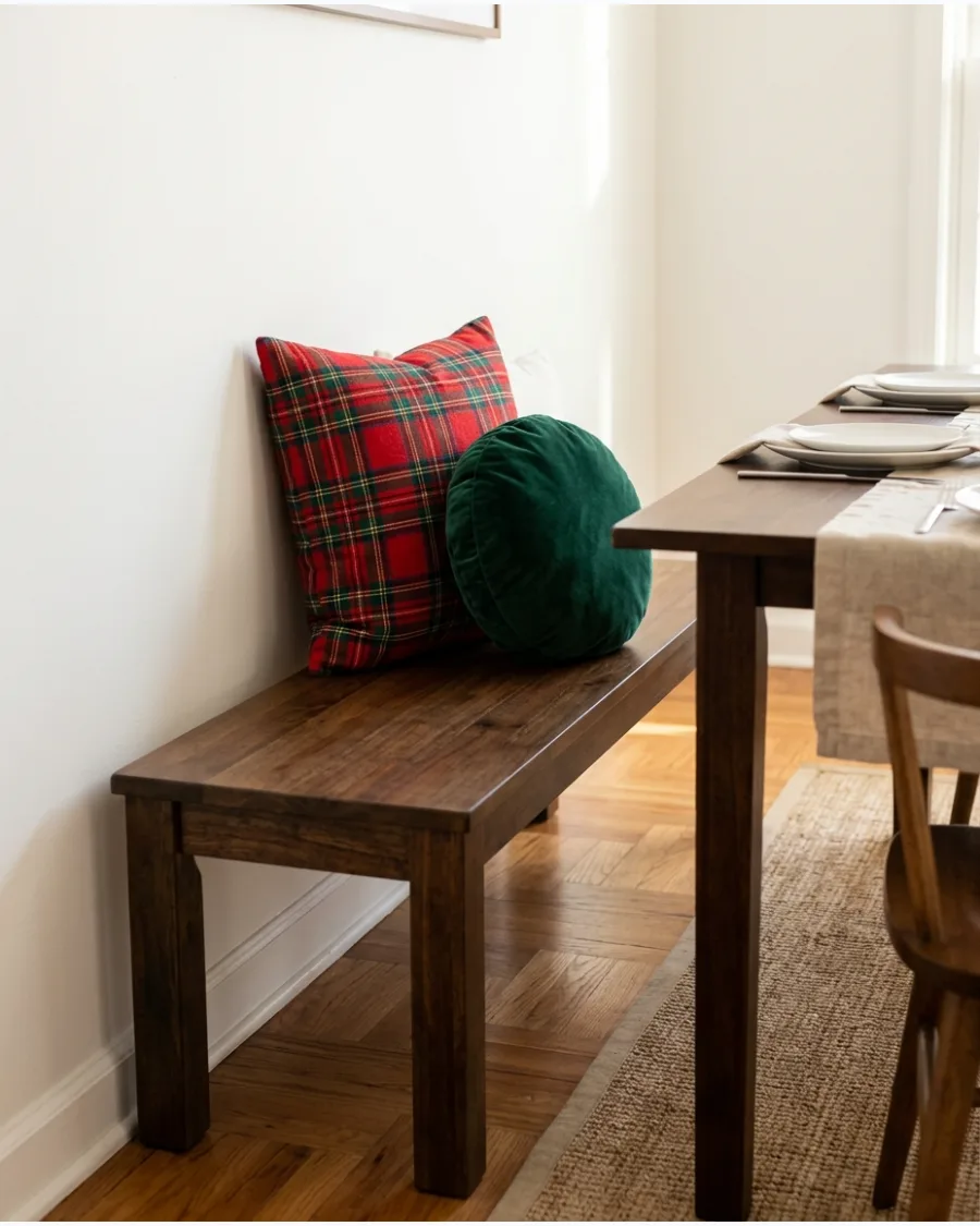 60. Christmas Dining Bench With Pillows
