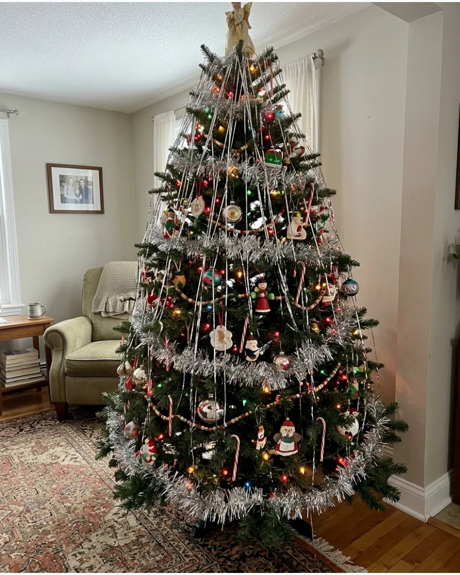 7. Nostalgic Family Christmas Tree With Tinsel