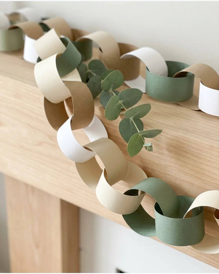 32. Modern Neutral Paper Chain
