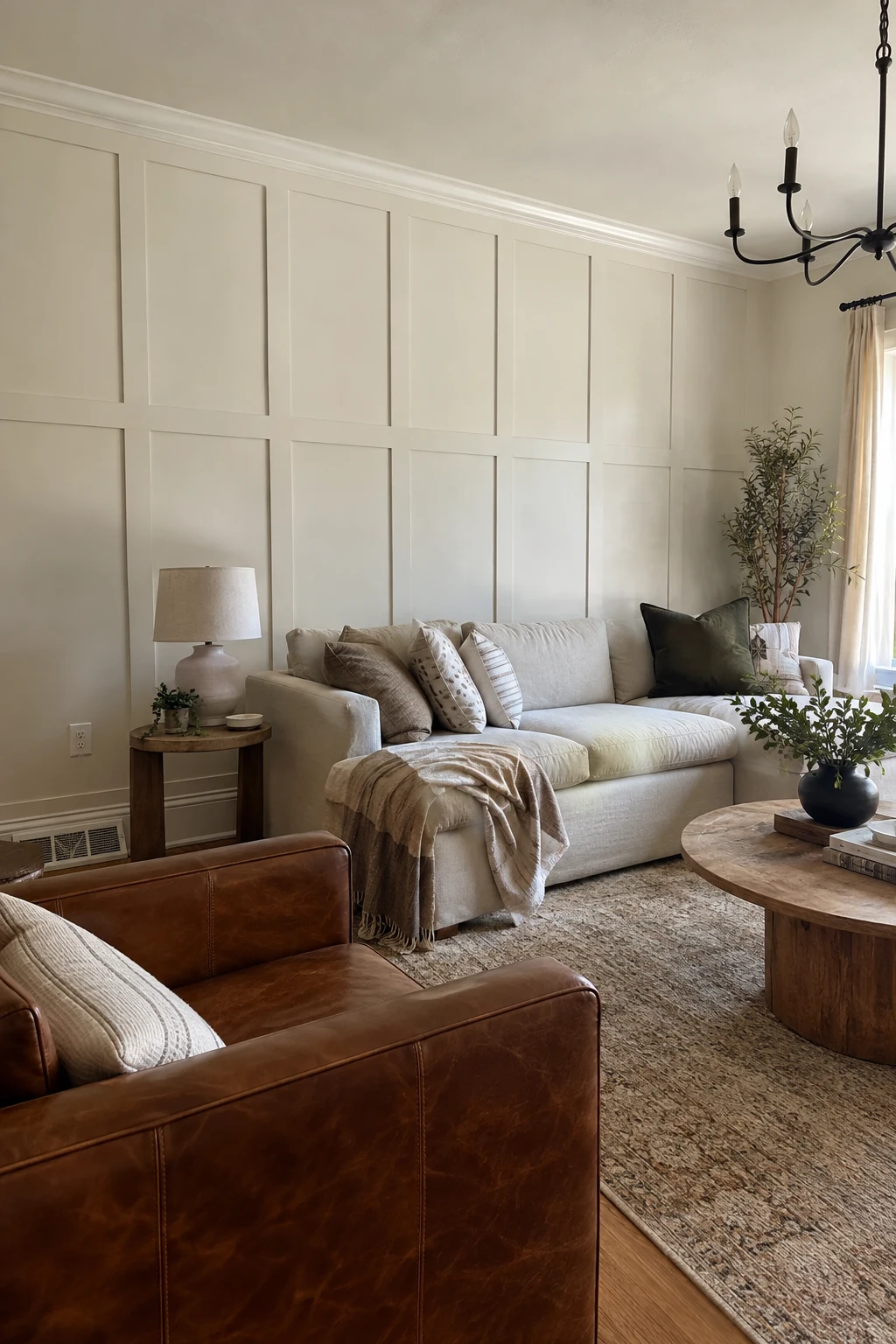 Recessed Shaker paneling in a transitional living room